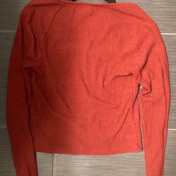 Urban outfitters long sleeve top - Picture 2 of 3